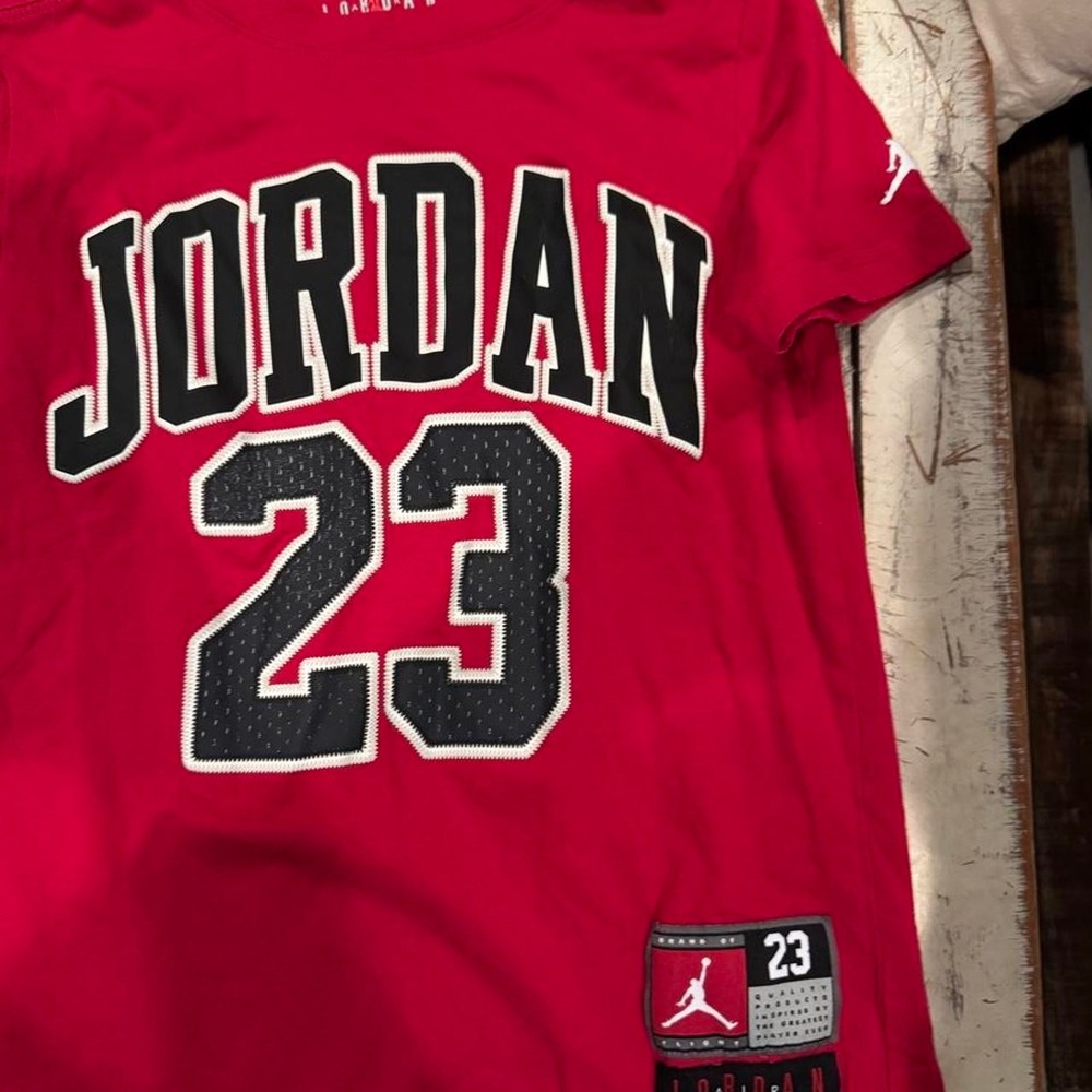 Jordan 23 Kids Graphic T-Shirt Red Black White Jumpman Logo Size S 8-10 YRS